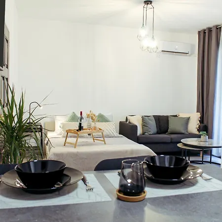Cozy - Tourist Area Collection Apartament Limassol